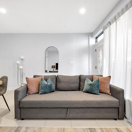Queen St Stay Boutique And Cafe Paradise Toronto Eksteriør billede