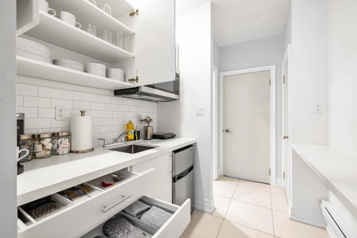 Queen St Stay Boutique And Cafe Paradise Toronto Eksteriør billede
