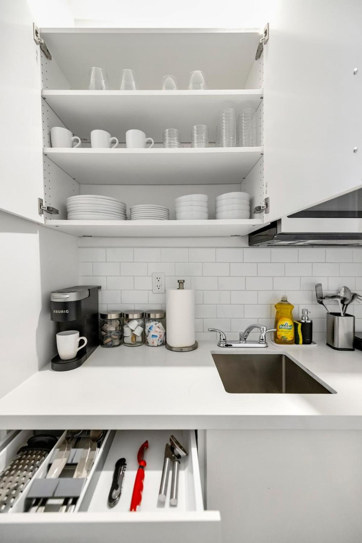 Queen St Stay Boutique And Cafe Paradise Toronto Eksteriør billede