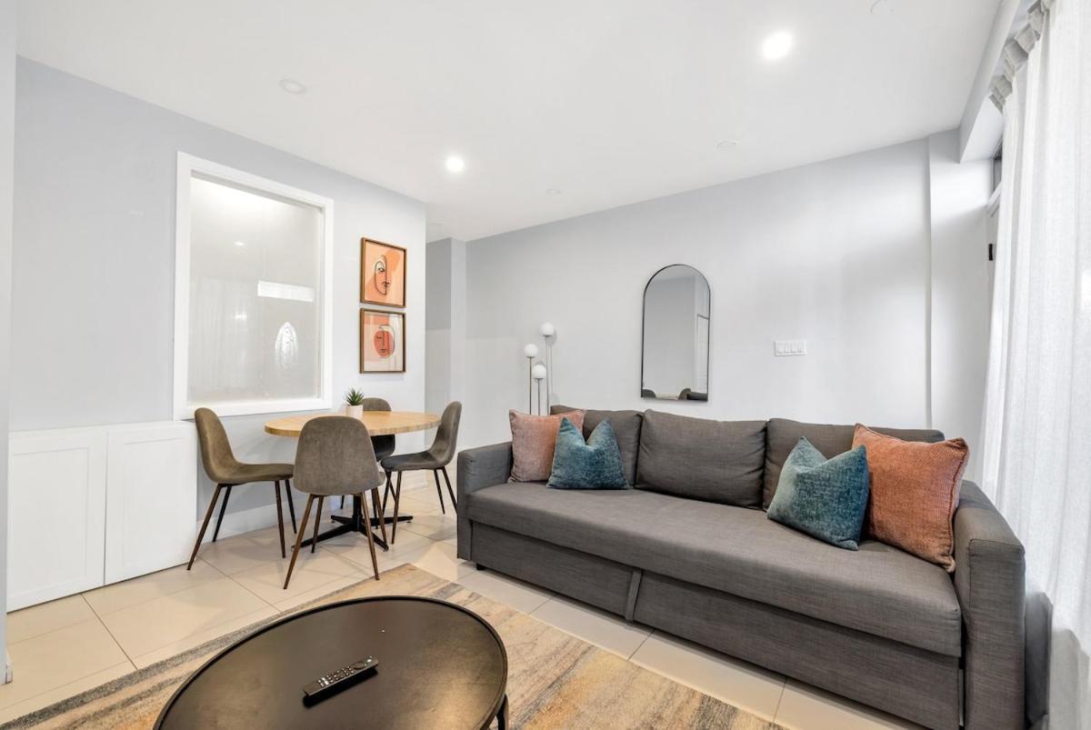 Queen St Stay Boutique And Cafe Paradise Toronto Eksteriør billede